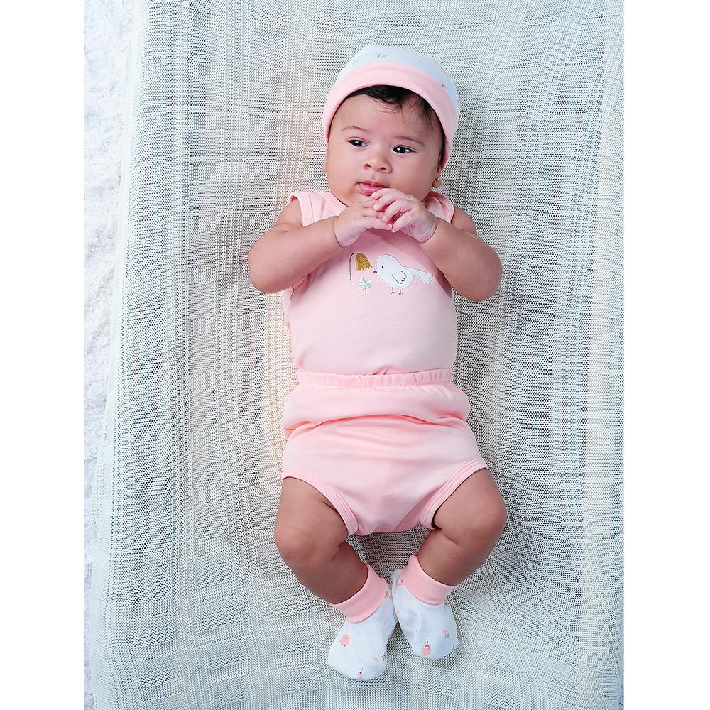 Kit Presente 5 Peças 0-6 Meses: Camiseta, Babador, Tapa Fraldas, Touca E Sapatinho Fem Pimpolho